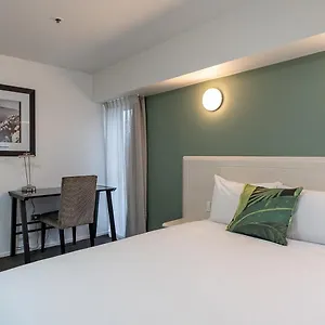 Mercure And 3* Wellington